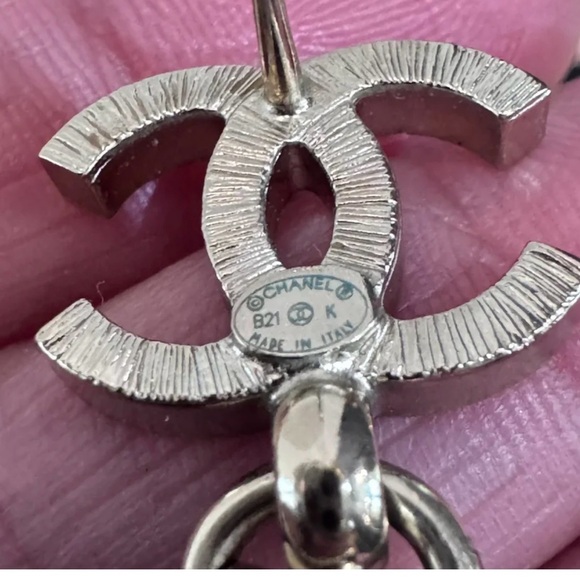 Authentic Chanel logo earrings - Picture 3 of 5
